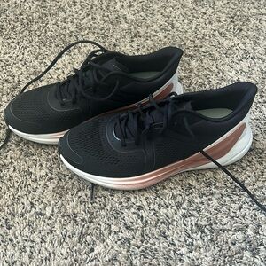 Lululemon blissfeel running shoe size 7